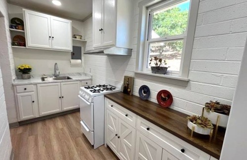 Somis Other | Cozy and Peaceful 1-bedroom Farmhouse in Somis