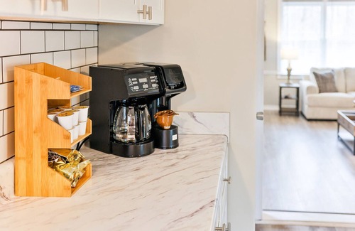 Jacksonville House | Cozy and Quiet 4Br/2Ba rancher with 1 King suite and 1 mile to JSU!