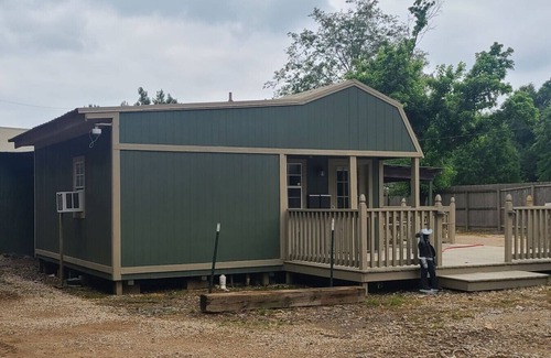 Atoka Cabin | Cozy and Quiet Tiny Home