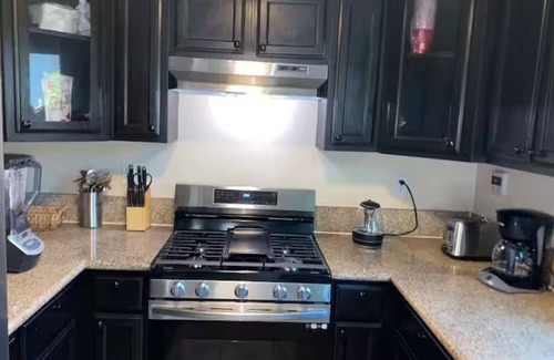 Los Angeles Apartment | Cozy and Spacious Duplex