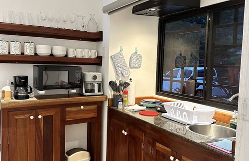 Boquete Apartment | Cozy and very clean efficiency apartment in wonderful Boquete with AC & WiFi