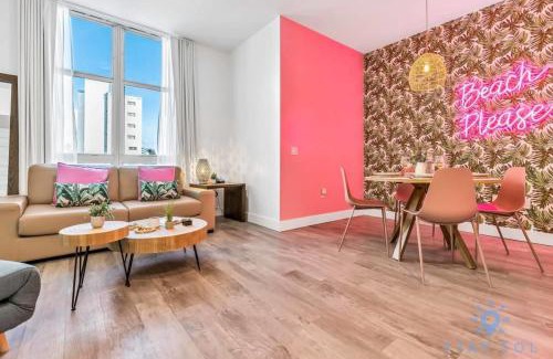 Hollywood Apartment | Cozy Apartment - Hot Tub - NearBeach - Broad - walk