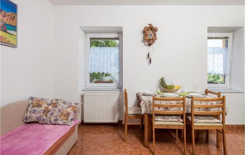 Vrata Apartment | Cozy Apartment In Fuzine With Kitchen