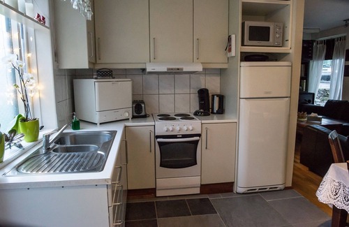 Hafnarfjordur Apartment | Cozy Apartment In Lava Surroundings, a hidden gem!