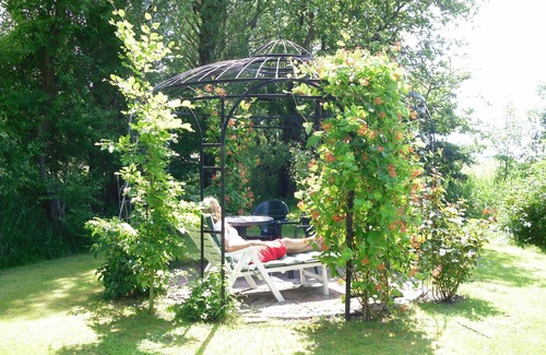 Poppenbull Apartment | cozy apartment in the thatched cottage in rural idyll