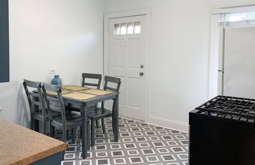 Kamm's Corners Apartment | Cozy Apt 5 min from Airport & Free Parking