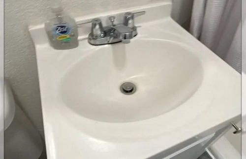 Westlake Apartment | Cozy APT in the Heart of DTLA!