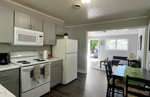 Dunean Apartment | Cozy Apt. Near Downtown (2BR, 1BA, 3 beds)