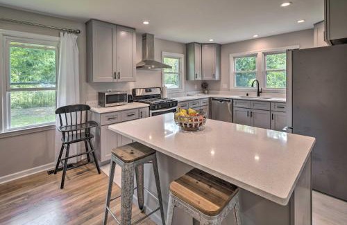 Skyland House | Cozy Arden Cottage, 2 Mi to Lake Julian Park!