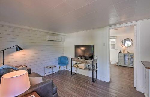 Athens House | Cozy Athens Cottage Walk to Sanford Stadium!