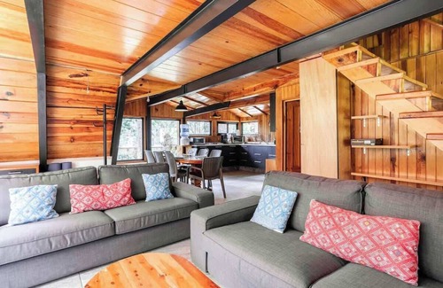 Avandaro House | Cozy Avandaro Cabin: Nature & Great Family Space