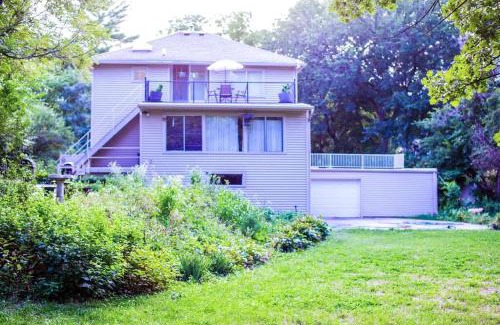 Sioux City Apartment | Cozy Balcony apartment in Morningside