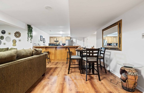 Blue Springs Apartment | Cozy basement lodge in quiet neighborhood. Close to stadiums, lakes, etc.