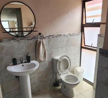 Eikenbosch Apartment | Cozy Batchelor Labiance