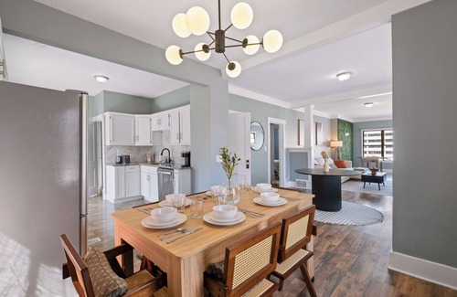 Morton Meadows House | Cozy BDRM Near UNMC/Blackstone - Shared House