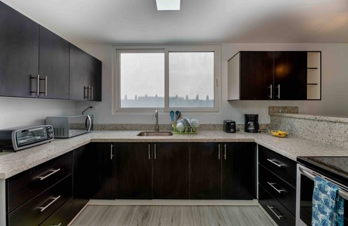 Antoneys Cay Villa | Cozy Beach Villa at The Shores 5 minutes from the beach