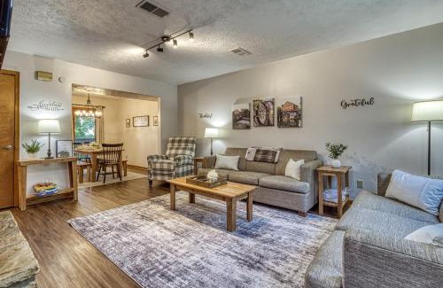 Pigeon Forge House | Cozy Bear Hill, Resort indoor Pool, Free Attraction Tickets, WIFI!