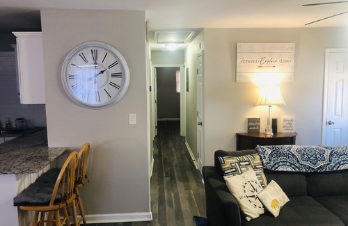 Newnan House | Cozy Belk Road Bungalow, Cleaning Fee included in rate!