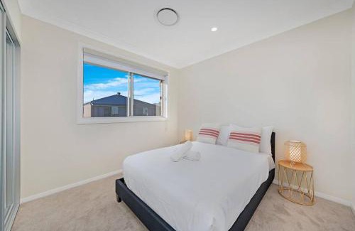 Marsden Park House | Cozy big House at Marsden Park