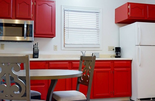 Bloomington House | Cozy Bloomington IU Campus Getaway for 2!