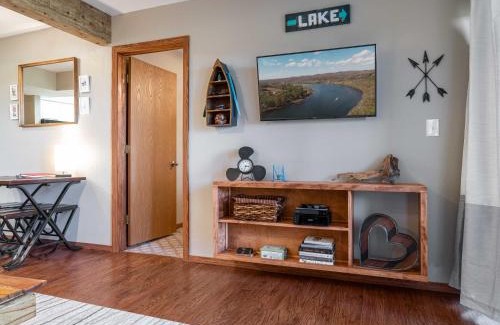 Notch Estates Apartment | Cozy Branson West Condo with Pool Access Near SDC!