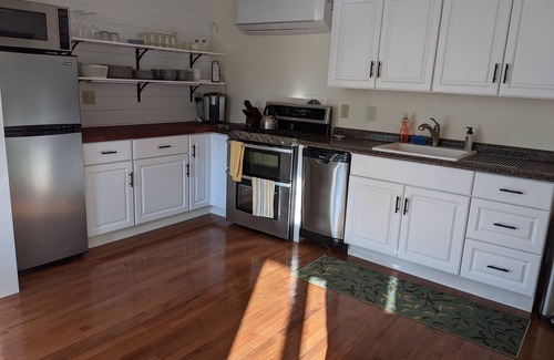 Elkins Cottage | Cozy & bright getaway close to ski mountains and lake
