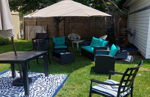 Euclid House | Cozy Bungalow Near Lake and downtown