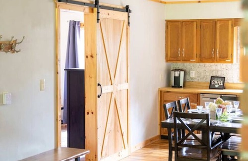 Stratton Cabin | Cozy Cabin in Stratton Mountain & Mount Snow 10min