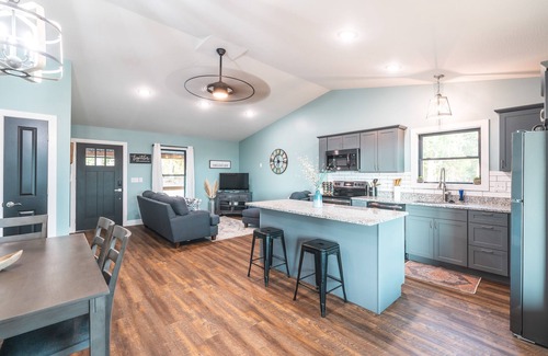 Jerome Cabin | Cozy Cabin In The Sky, with direct access to public hunting, fishing access.