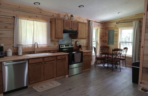 Dunlap Cabin | Cozy cabin in tranquil Dunlap with WiFi. Close to Fall Creek Falls state park.