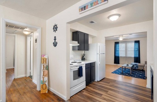 Pensacola House | Cozy Cabin Near Downtown & Navy Base