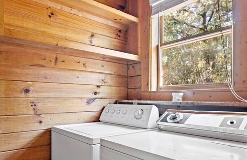 South Carolina Lakes & Blackwater Rivers Cabin | Cozy Cabin on Chateau | Waterfront | Sleeps 12