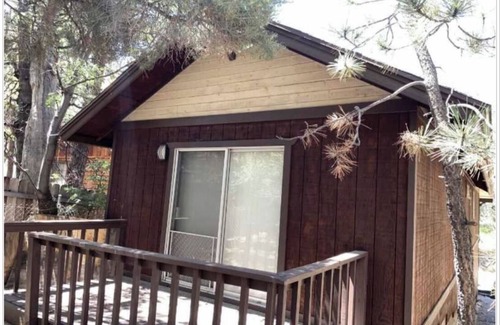 Sugarloaf Cabin | Cozy Cabin Vibes with Fireplace & Hot Tub