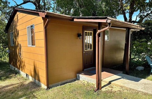 Ringgold Cabin | Cozy cabin with AC in Ringgold - Perfect for a getaway