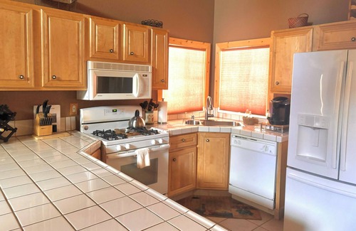 Portola Cabin | Cozy Cabin with wrap around porch. Walking distance to Chalet View Lodge.