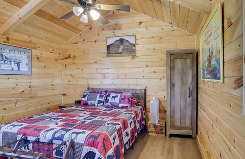 Caledonia Cabin | Cozy Caledonia Cabin ~ 10 Mi to Elephant Rocks!