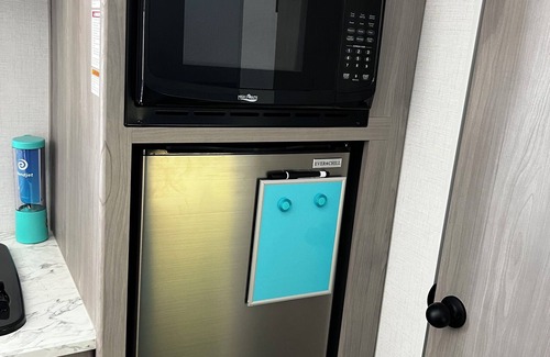 Whittier RV Rental | Cozy Camper in Charming Whittier with Heat & AC