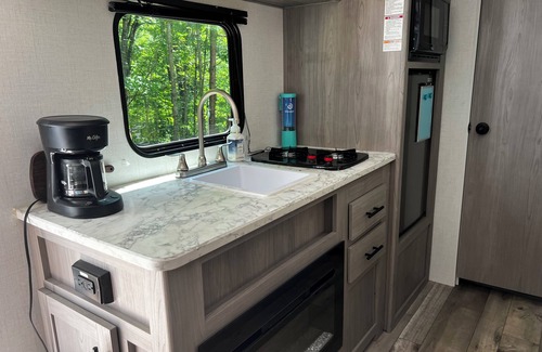Whittier RV Rental | Cozy Camper in Charming Whittier with Heat & AC
