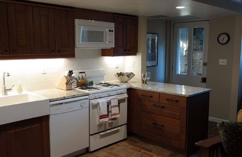 Capitol Hill Apartment | Cozy Capitol Hill Garden Apartment, behind Capitol