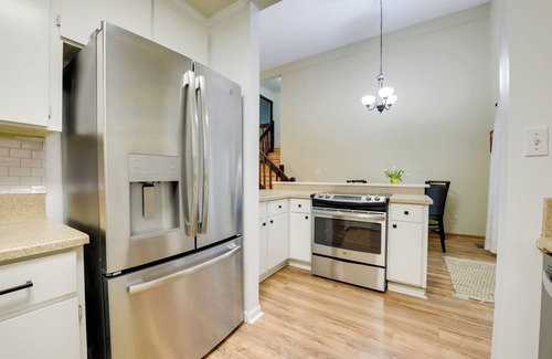 Cary House | Cozy Cary Abode ~ 10 Mi to Downtown Raleigh!