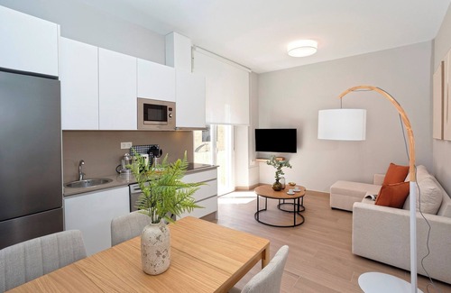 Ensanche Centro Apartment | Cozy Central 2BD Apt in Málaga. Trinidad Grund A