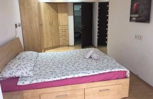Resita Apartment | Cozy Central Apartment with Balcony in Reșița – Near Nature Trails & City Center