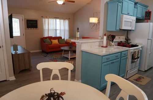 Doctors Inlet House | Cozy Charming Country Farm Home