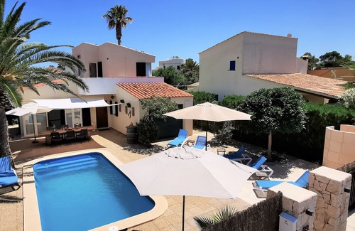 Cala Llombards Villa | Cozy, child-friendly vacation home | heated pool | terrace | barbecue