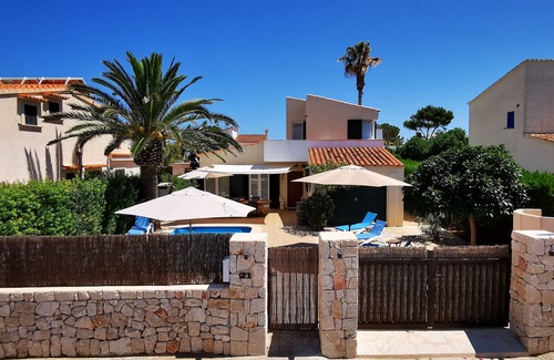 Cala Llombards Villa | Cozy, child-friendly vacation home | heated pool | terrace | barbecue