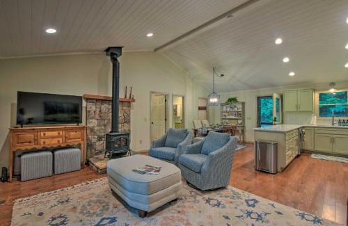 Clayton House | Cozy Clayton Cabin with Deck and Mountain Views!