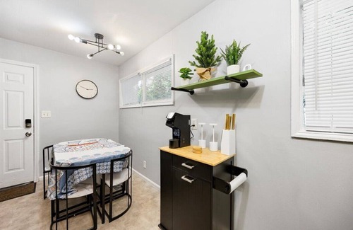 Macon House | Cozy & Clean 3 bed/1 bath in Macon