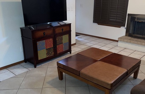 Biggs Field House | Cozy Clean Duplex with Refrigerated Air