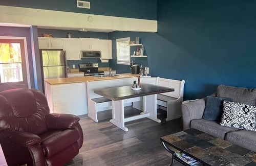 Lake Ozark Condo | Cozy, clean lake front condo