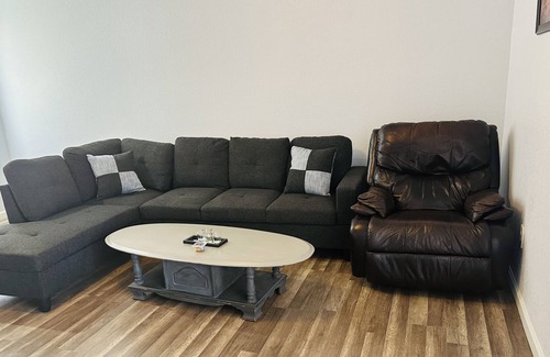 Turlock House | Cozy comfortable newly remodeled 3 bedrooms 2 bathrooms